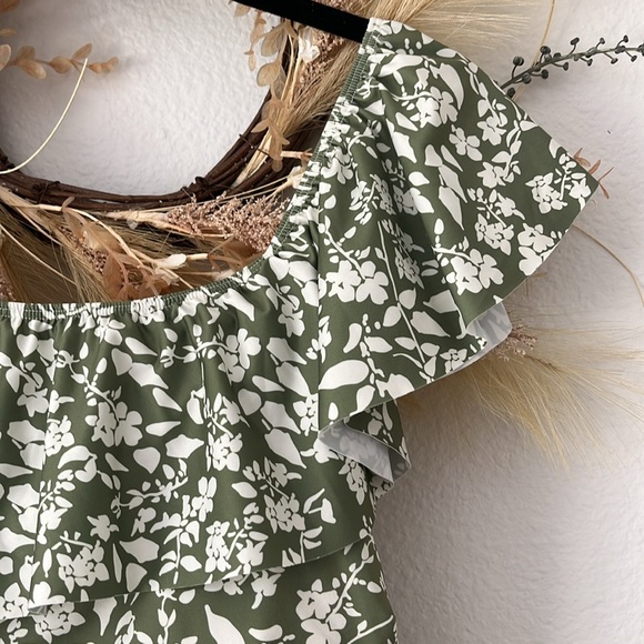 Albion Fit The Wave One-Piece Floral Ruffle Swimsuit in Sage Ivy XL - Picture 11 of 13